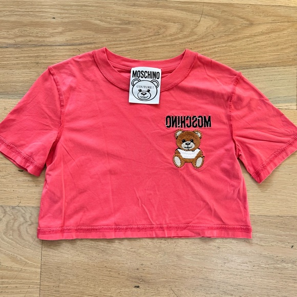 Moschino cropped t-shirt. Size 4. Pink.